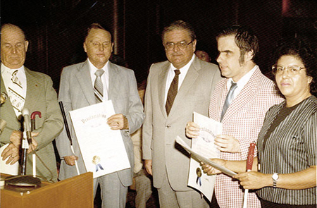 From left to right: Randy Green, President GHR Group; BVA Jim Beeson, President of Houston Chapter -ACBT; Mayor Jim McConn; Harvey Haegy, President of Houston Chapter of the NFB; Mamie Lopez, President of TFB-Houston Chapter.